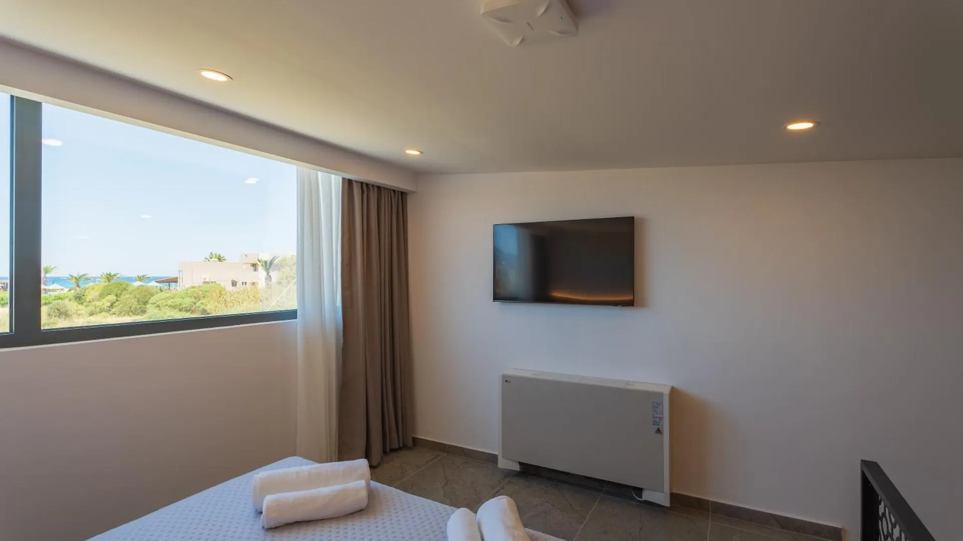 Ecoheaven Suites Amoudara  Greece